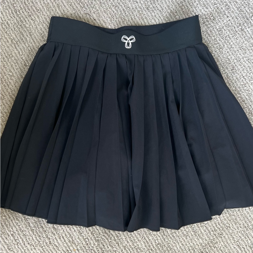 ARITZIA TNA TENNIS SKIRT NEW